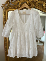 Charger l&#39;image dans la galerie, Robe Sezane blanche broderie
