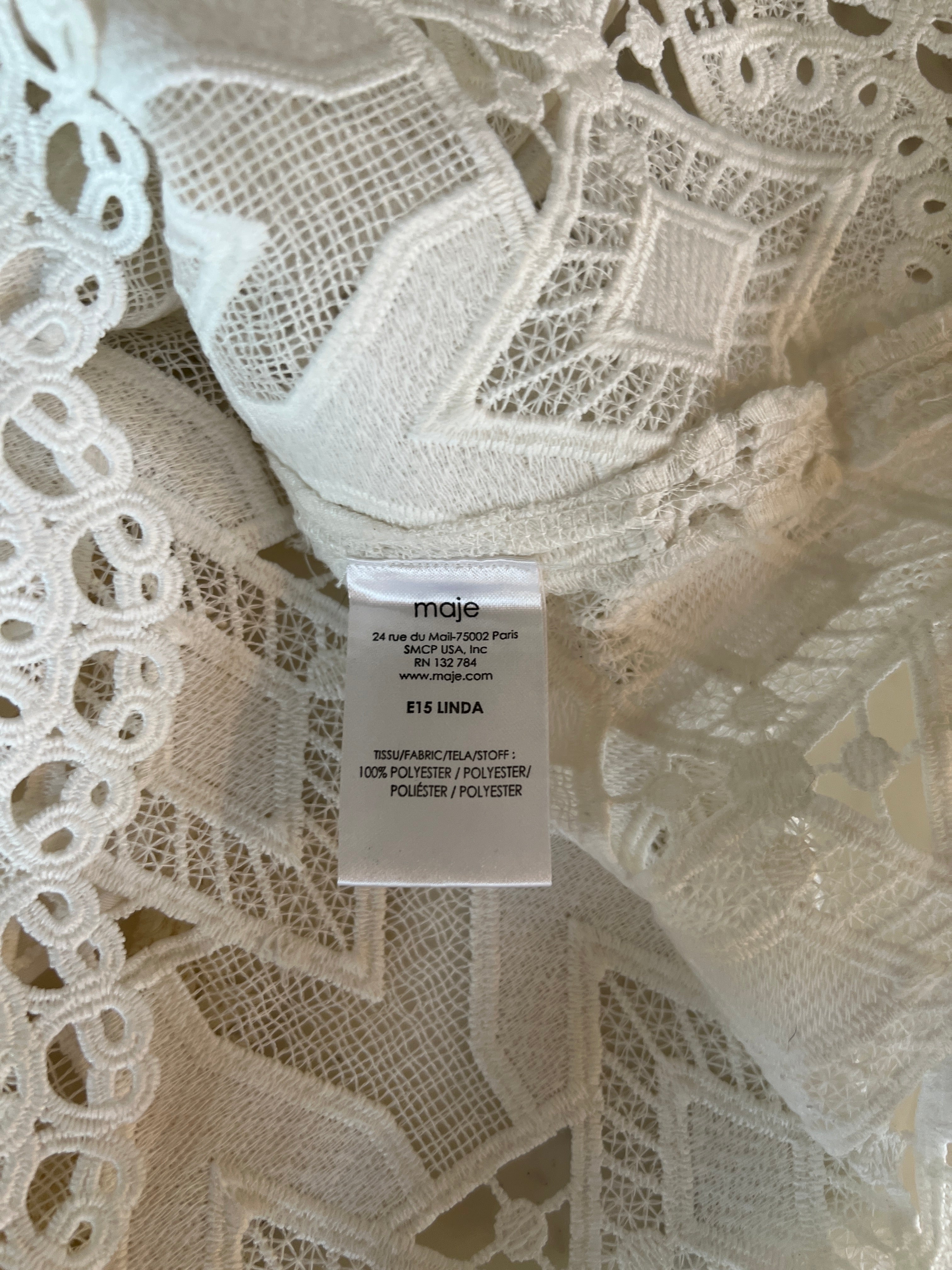 Top Maje brodé décolleté carré