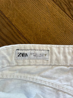 Charger l'image dans la galerie, Zara - Jean blanc évasé bis 38
