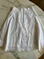 Charger l'image dans la galerie, Zara  - Jupe en dentelle blanche mi-longue
