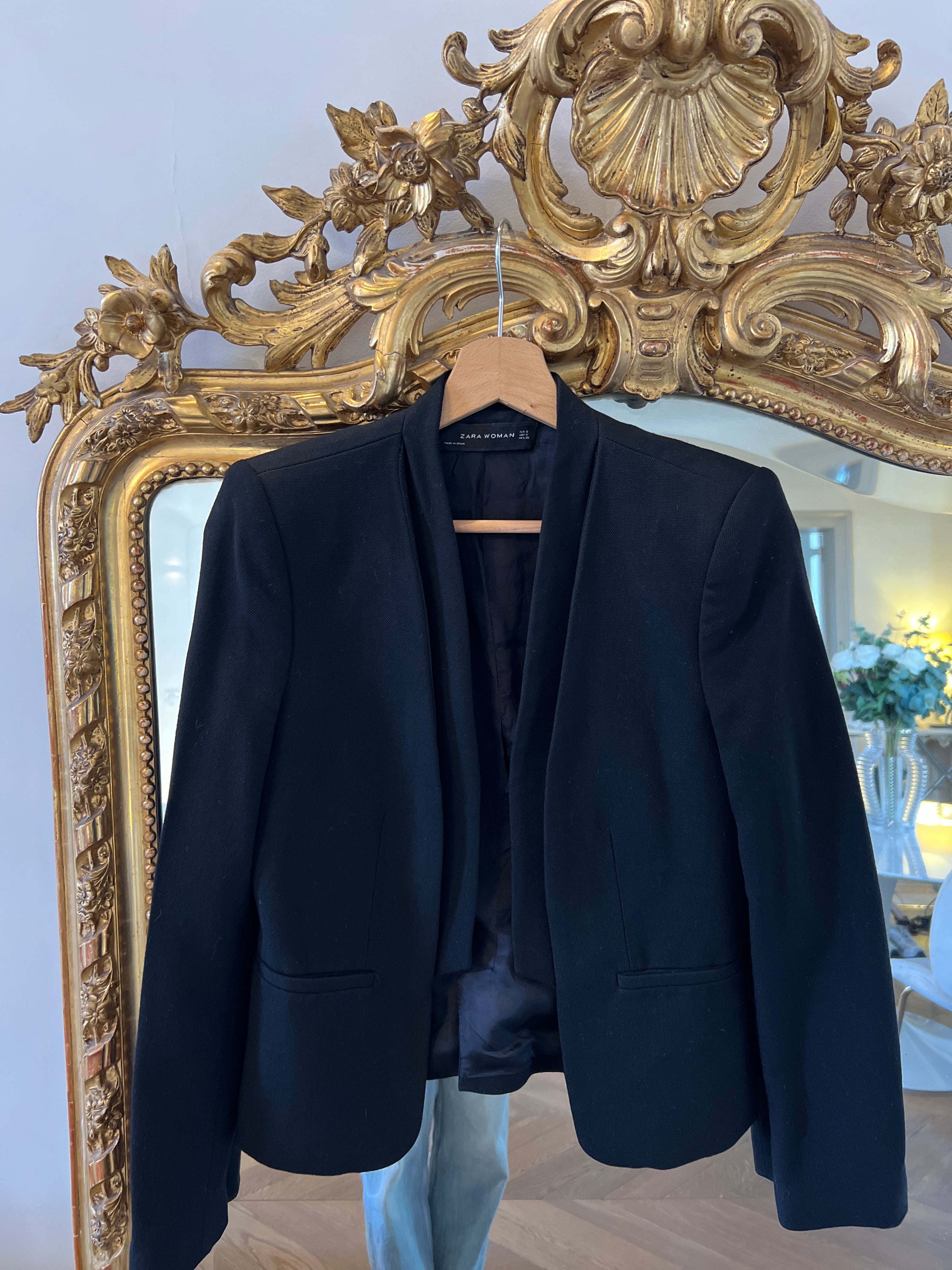 Zara - Veste courte épaulettes noires