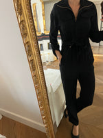 Charger l'image dans la galerie, Maje - Combinaison pantalon noire boutons dorés
