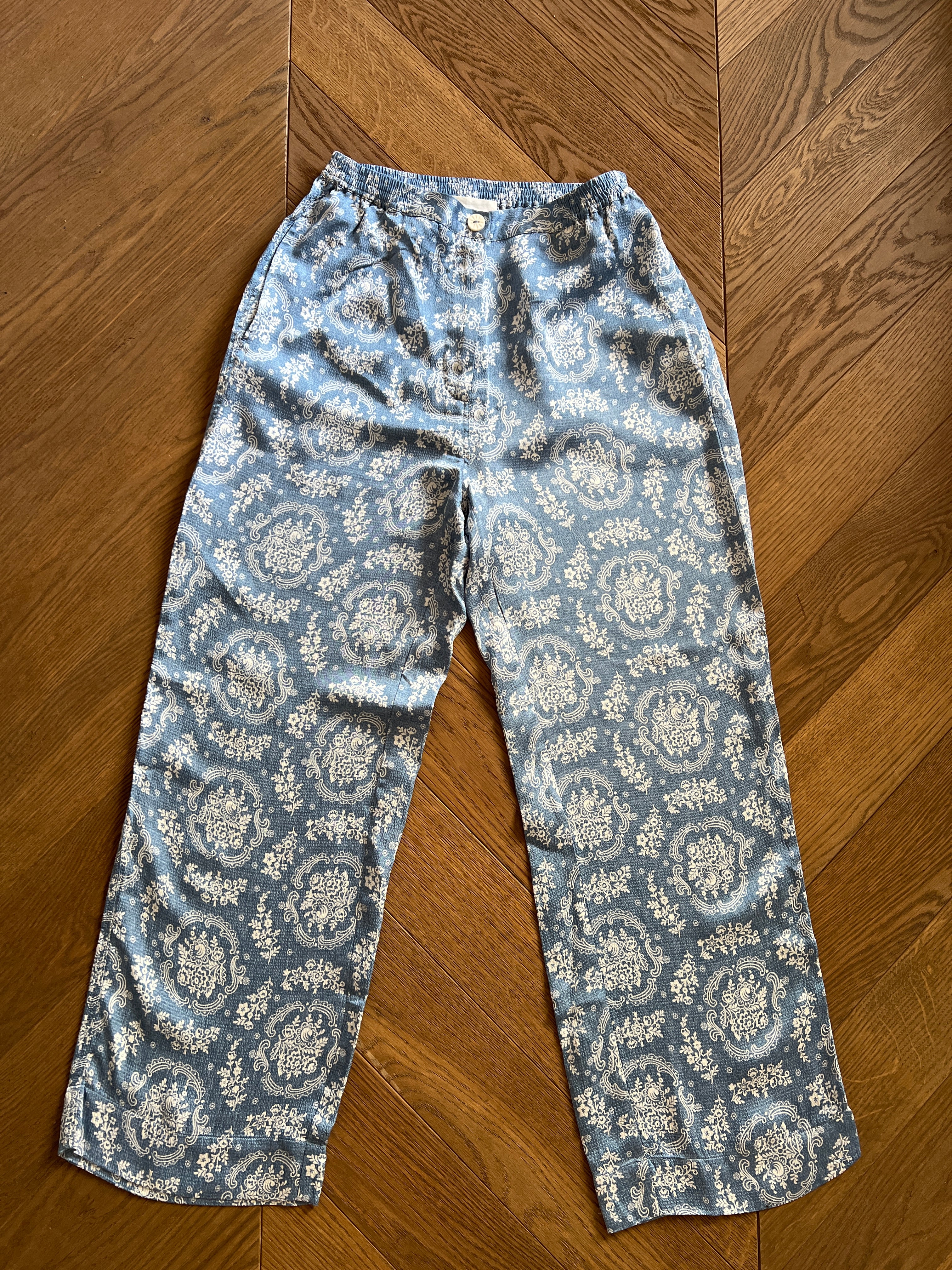 Pantalon fluide American Vintage bleu à motifs blancs
