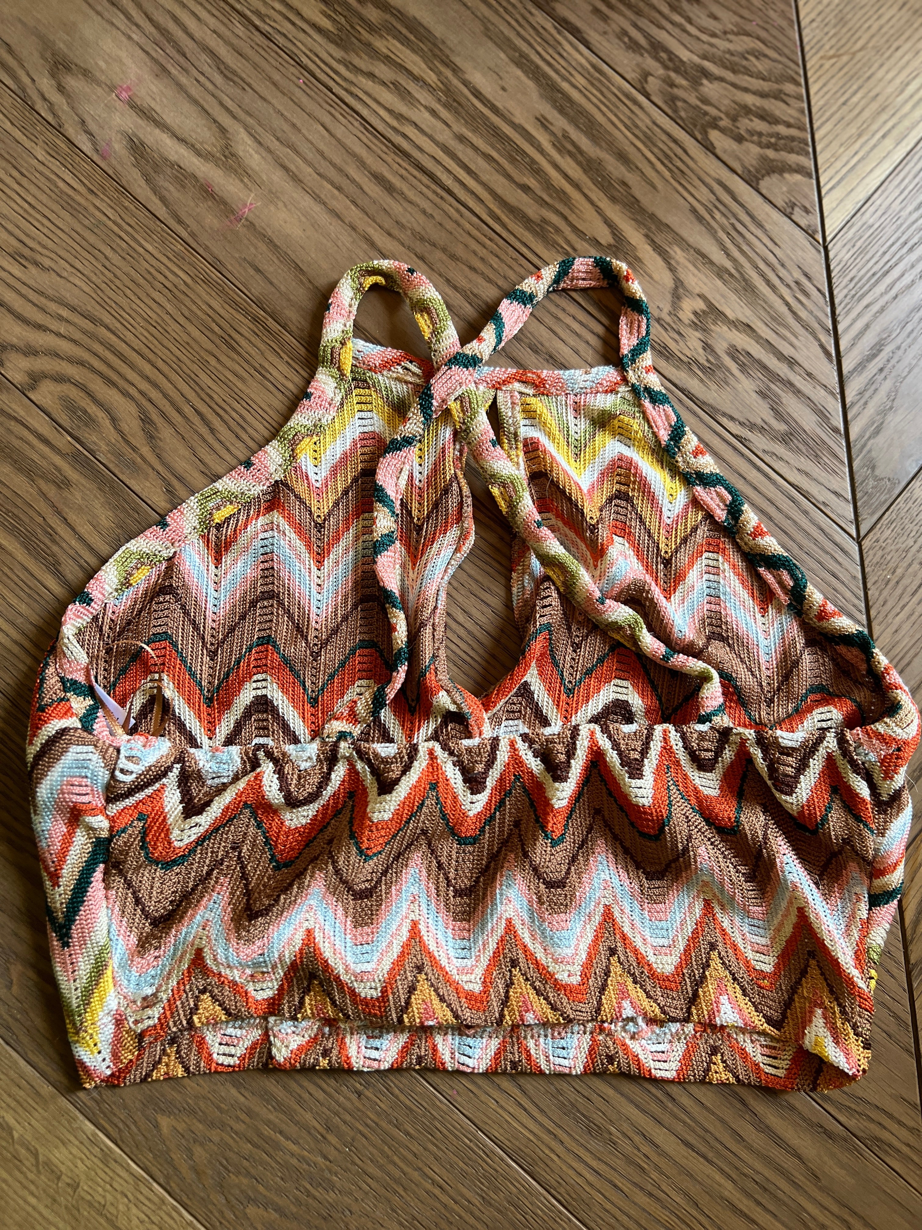 Ariane Brodier Ensemble Bershka coloré pantalon et haut