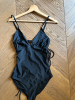 Charger l'image dans la galerie, Ariane Brodier Maillot de bain By Caprice noir
