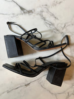 Charger l'image dans la galerie, Ariane Brodier Sandales Zara noires à talons
