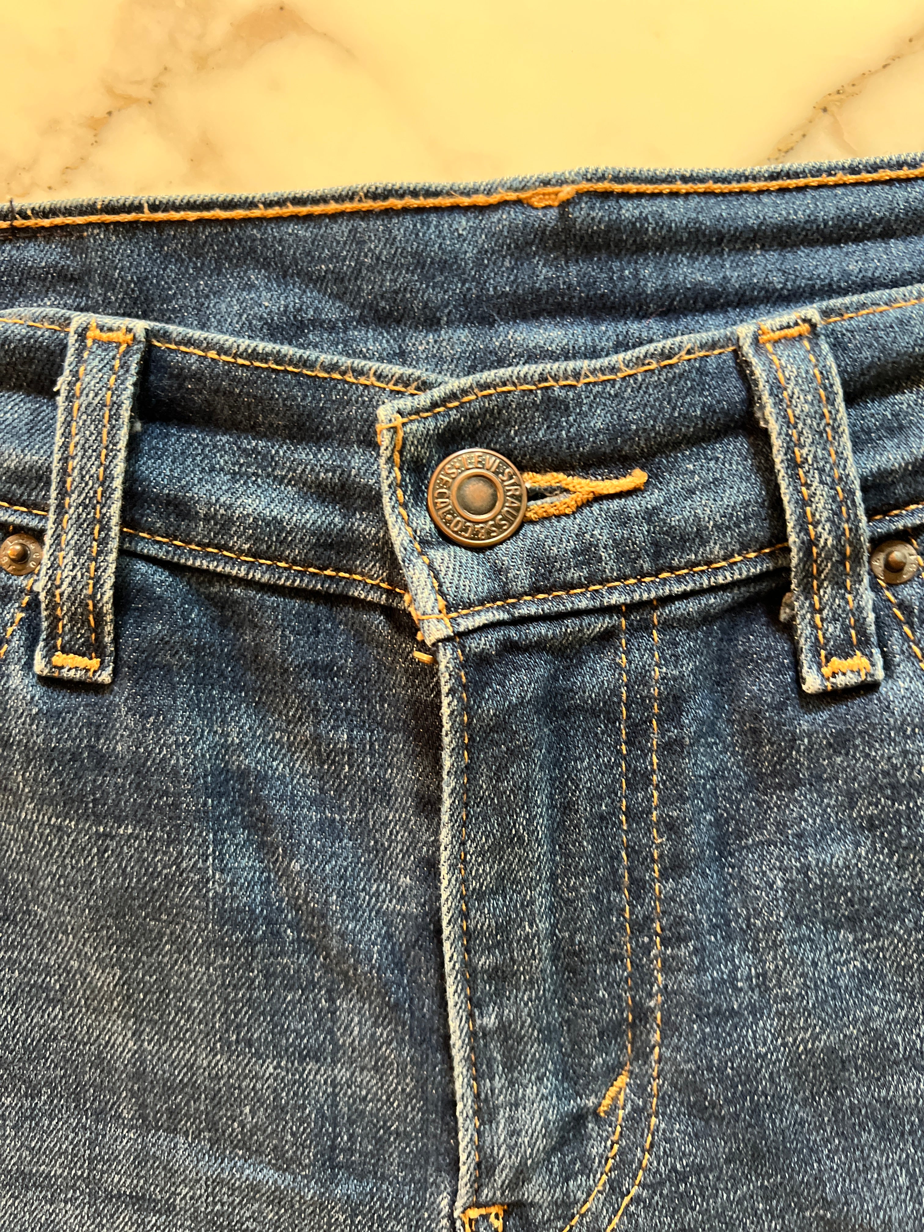 Short Levis brut classique