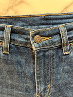 Charger l&#39;image dans la galerie, Short Levis brut classique
