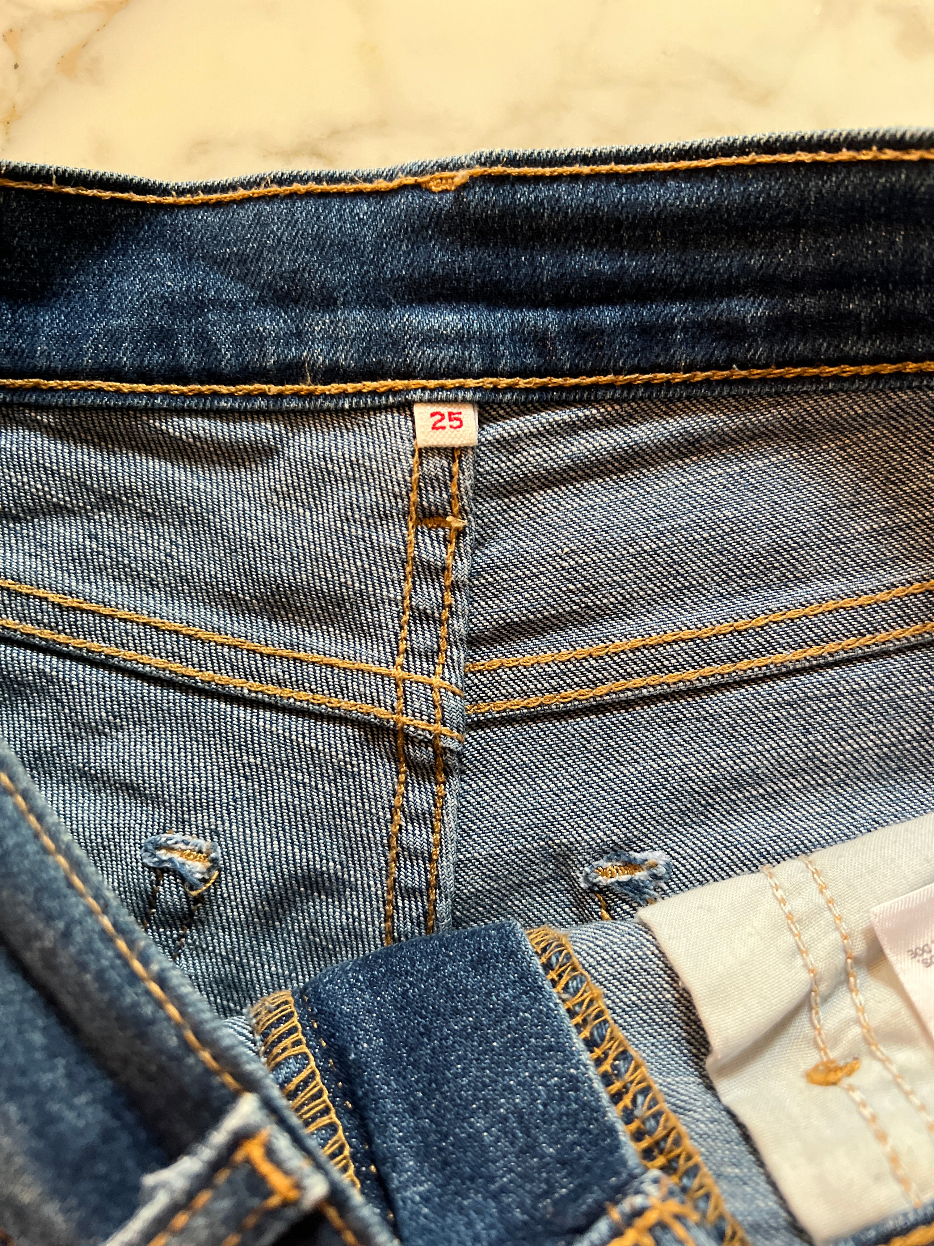 Short Levis brut classique