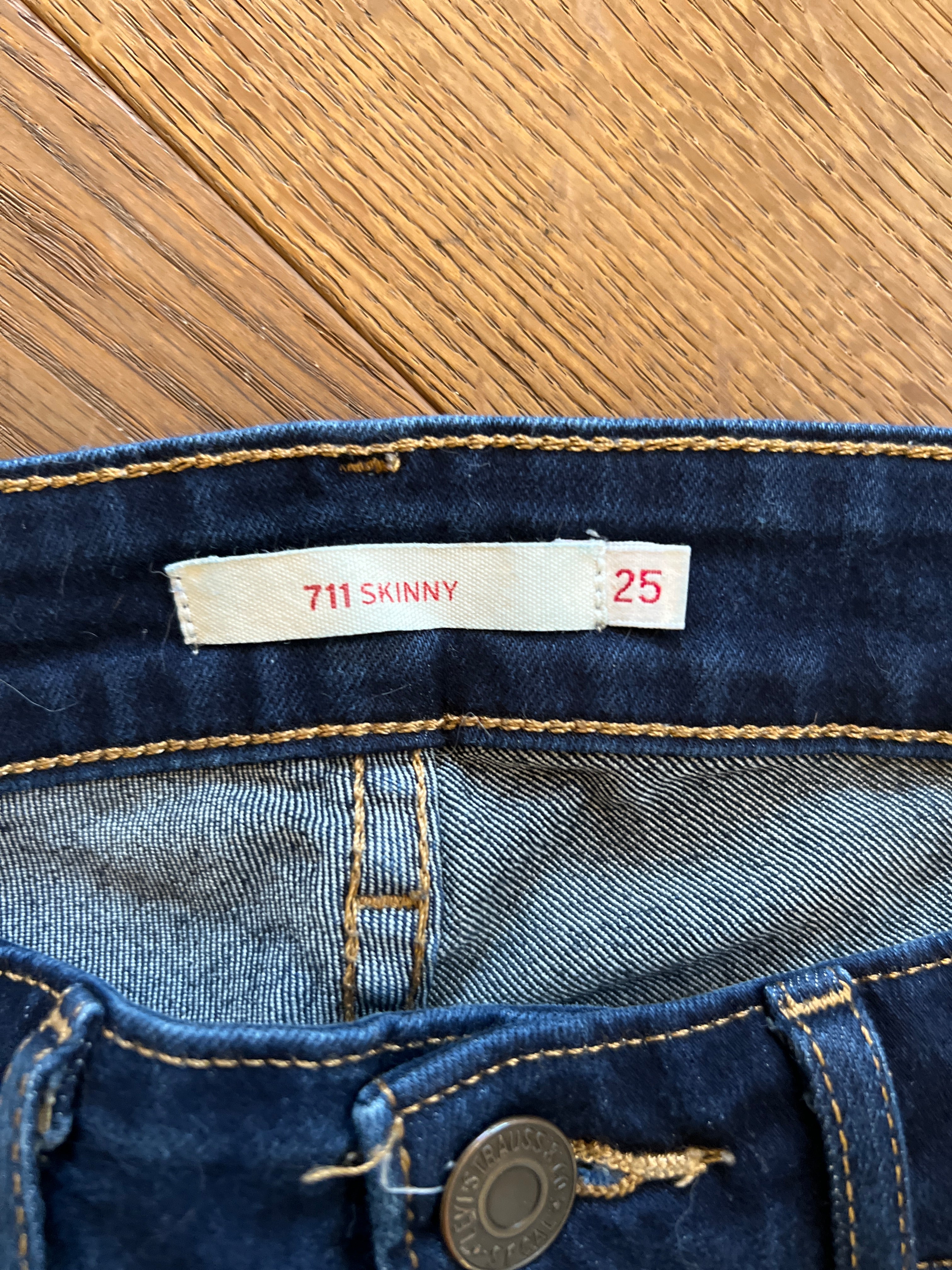 Jean Levis 711 skinny brut