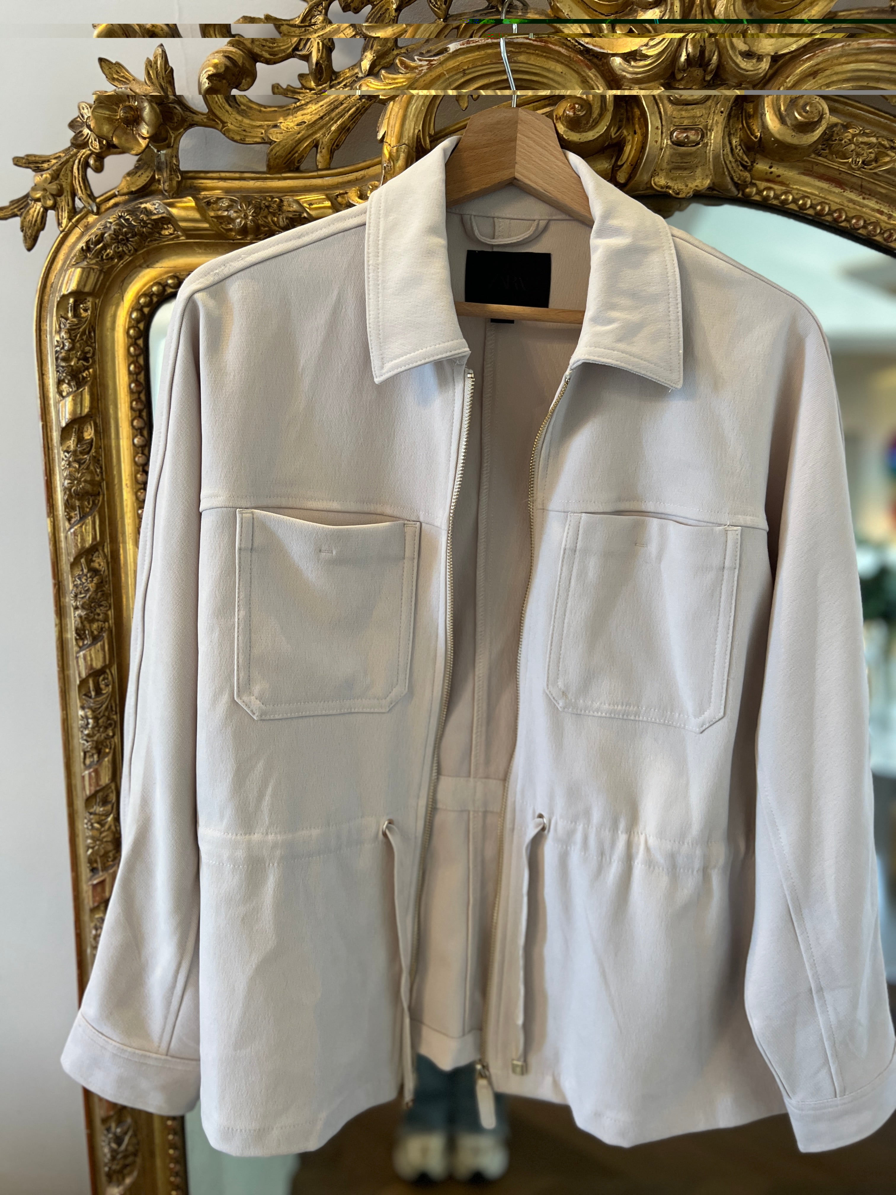 Zara- Veste beige clair avec poches