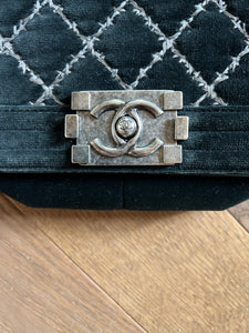 Sac Chanel Boy en velours métal finition ruthénium