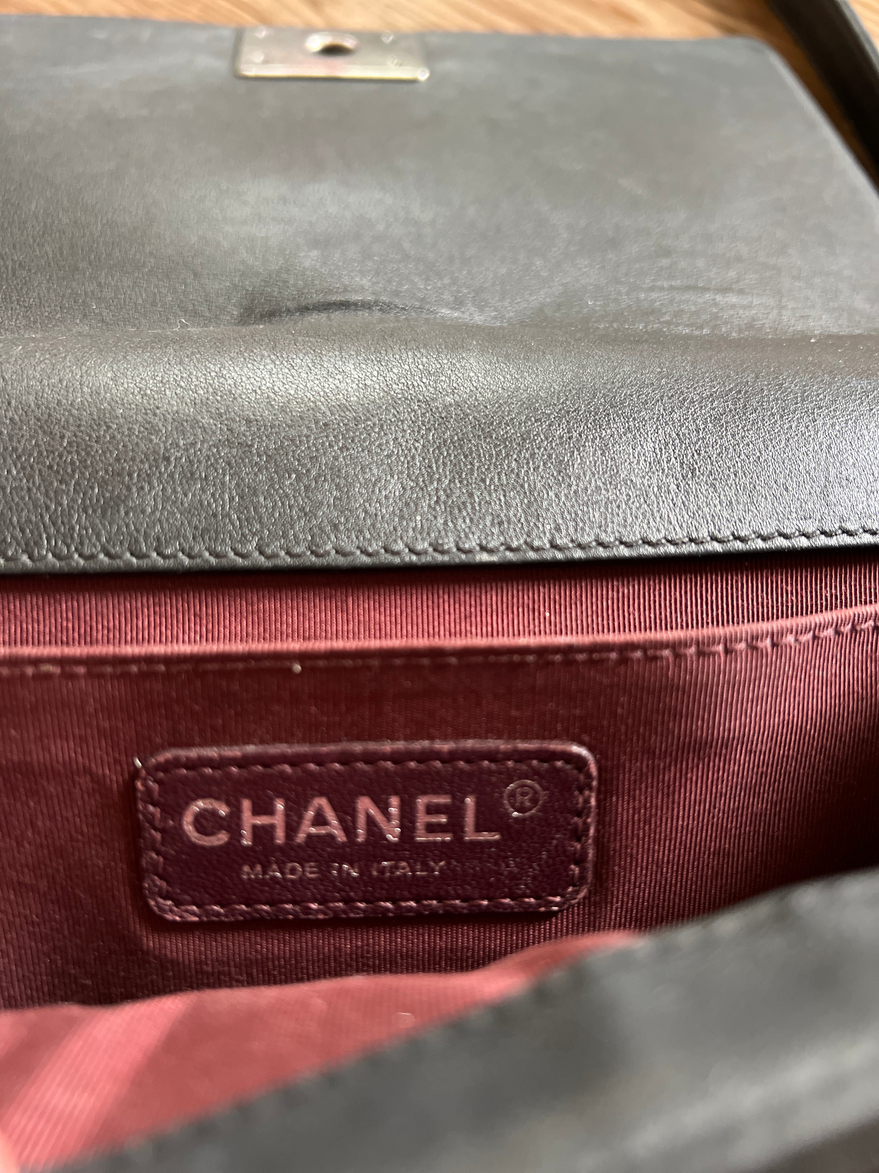 Sac Chanel Boy en velours métal finition ruthénium