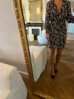 Charger l&#39;image dans la galerie, Ba&amp;sh - Robe noire à motifs beige et mauve
