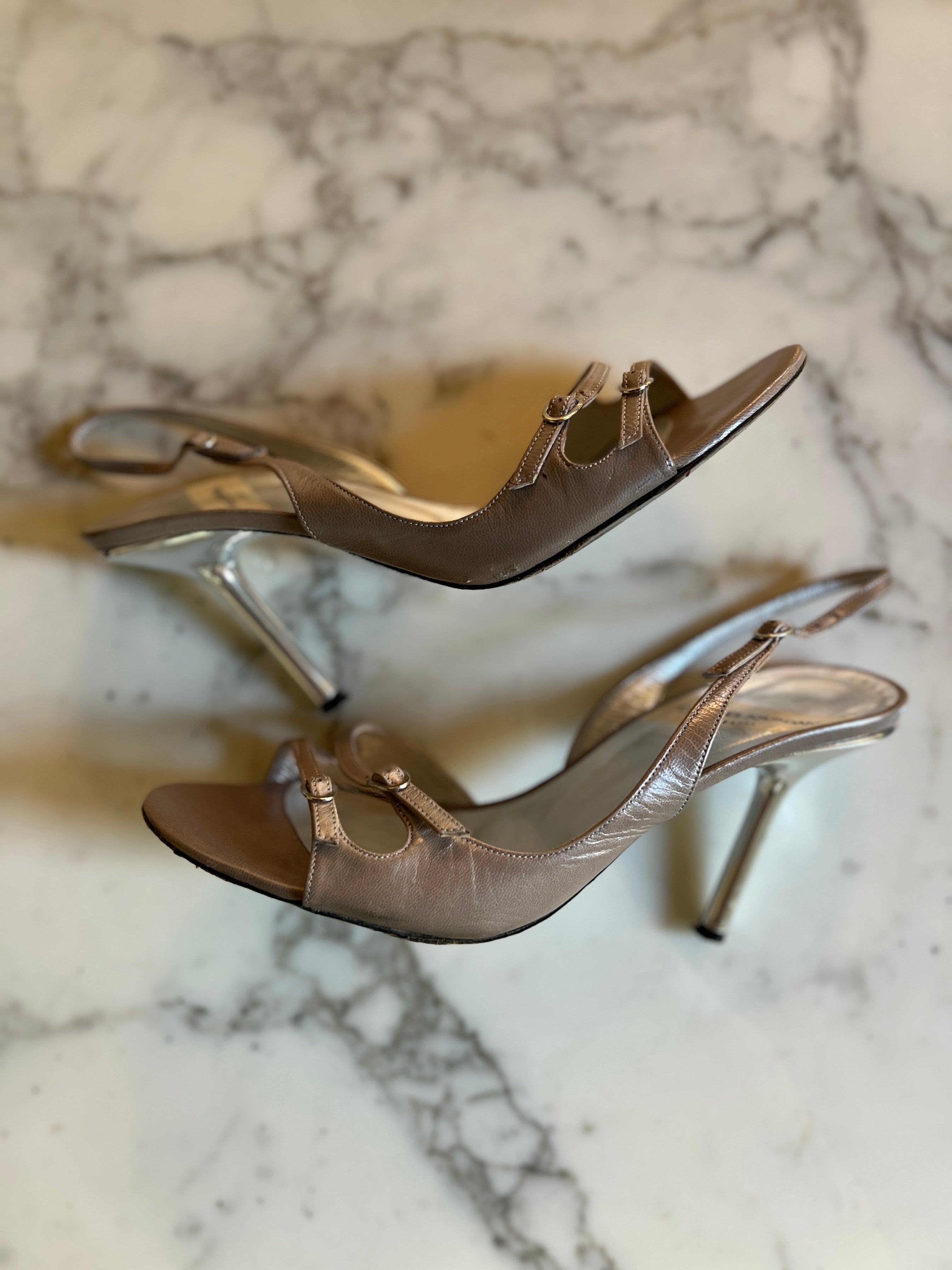 Sandales à talons Charles Jourdan grises