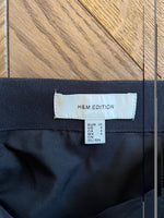 Charger l&#39;image dans la galerie, H&amp;M - Jupe Edition à perles noires
