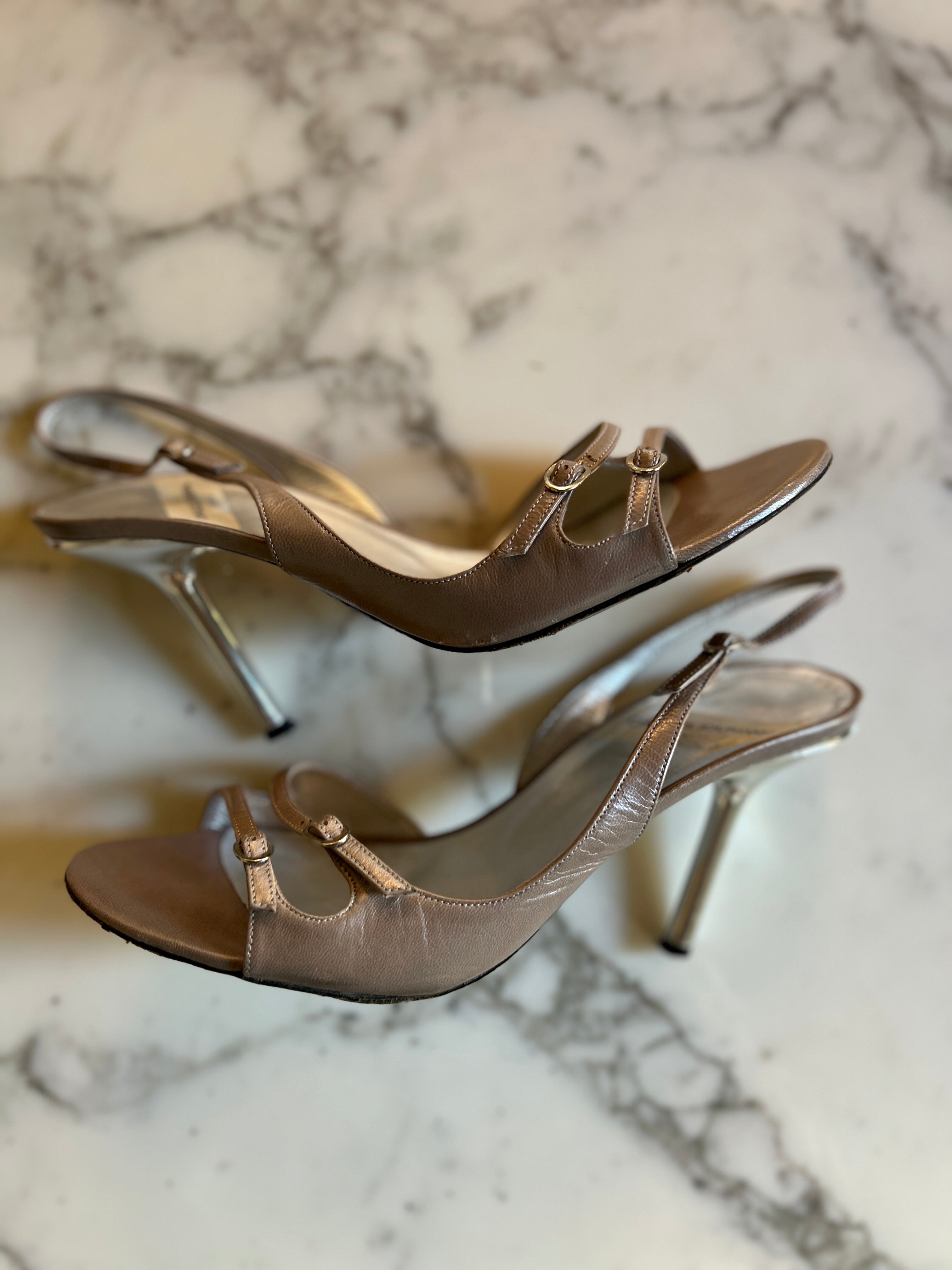 Sandales à talons Charles Jourdan grises