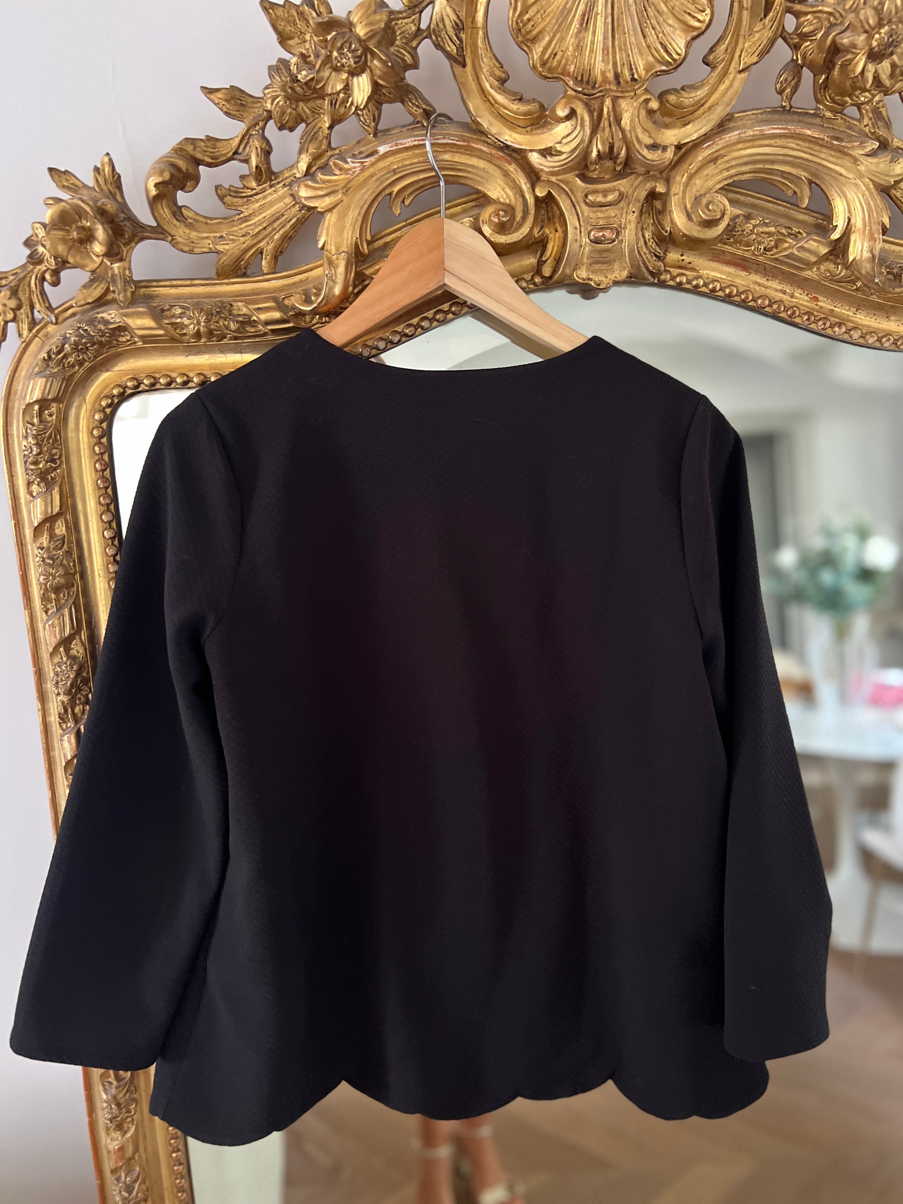 Blouse SAAJ Paris noire boutons dorées