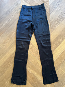 Aurianne Sinacola Pantalon noir satiné Zara