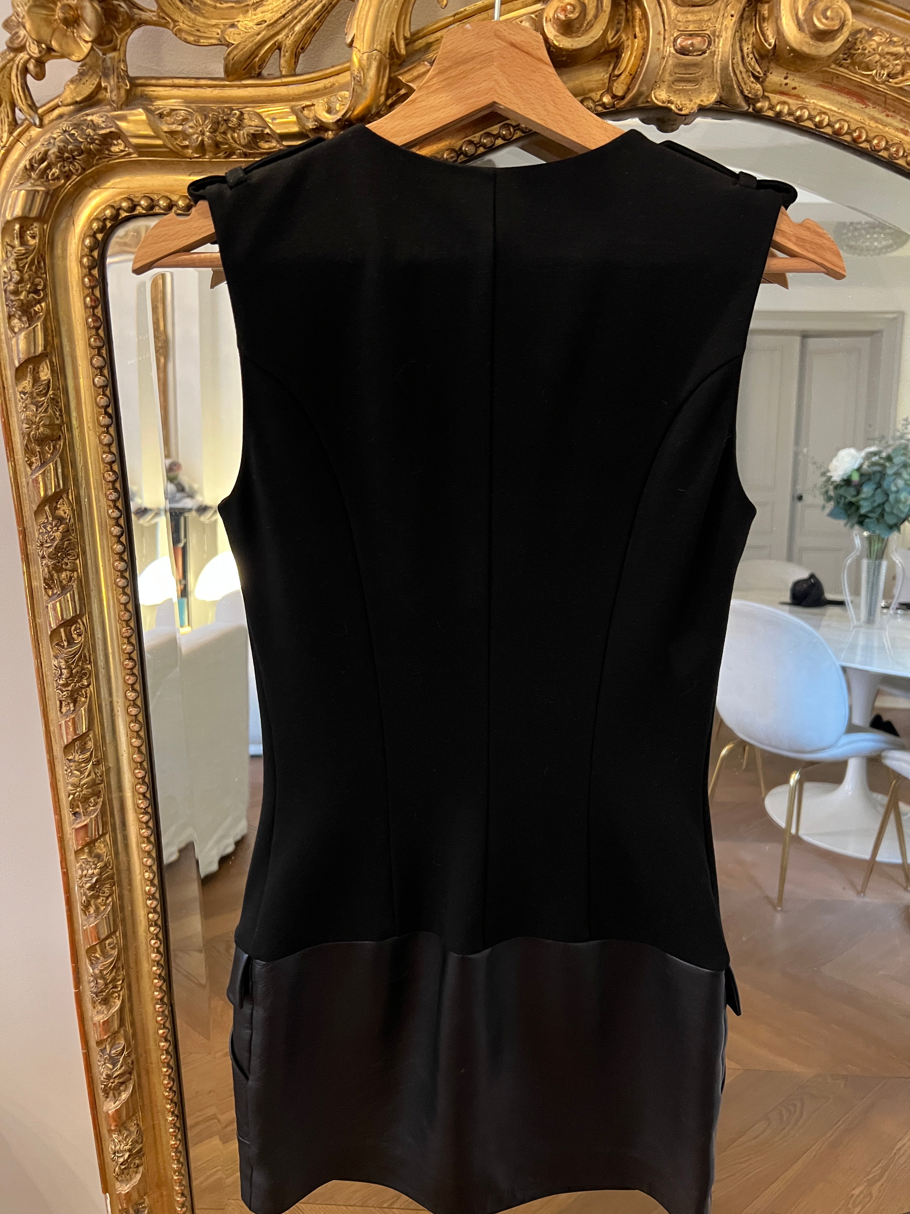 Robe Barbara Bui noire bas en cuir