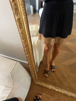 Charger l&#39;image dans la galerie, Jupe Vila plissée noire bas beige
