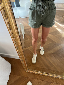 Aurianne Sinacola Short en jean Kaki Primark