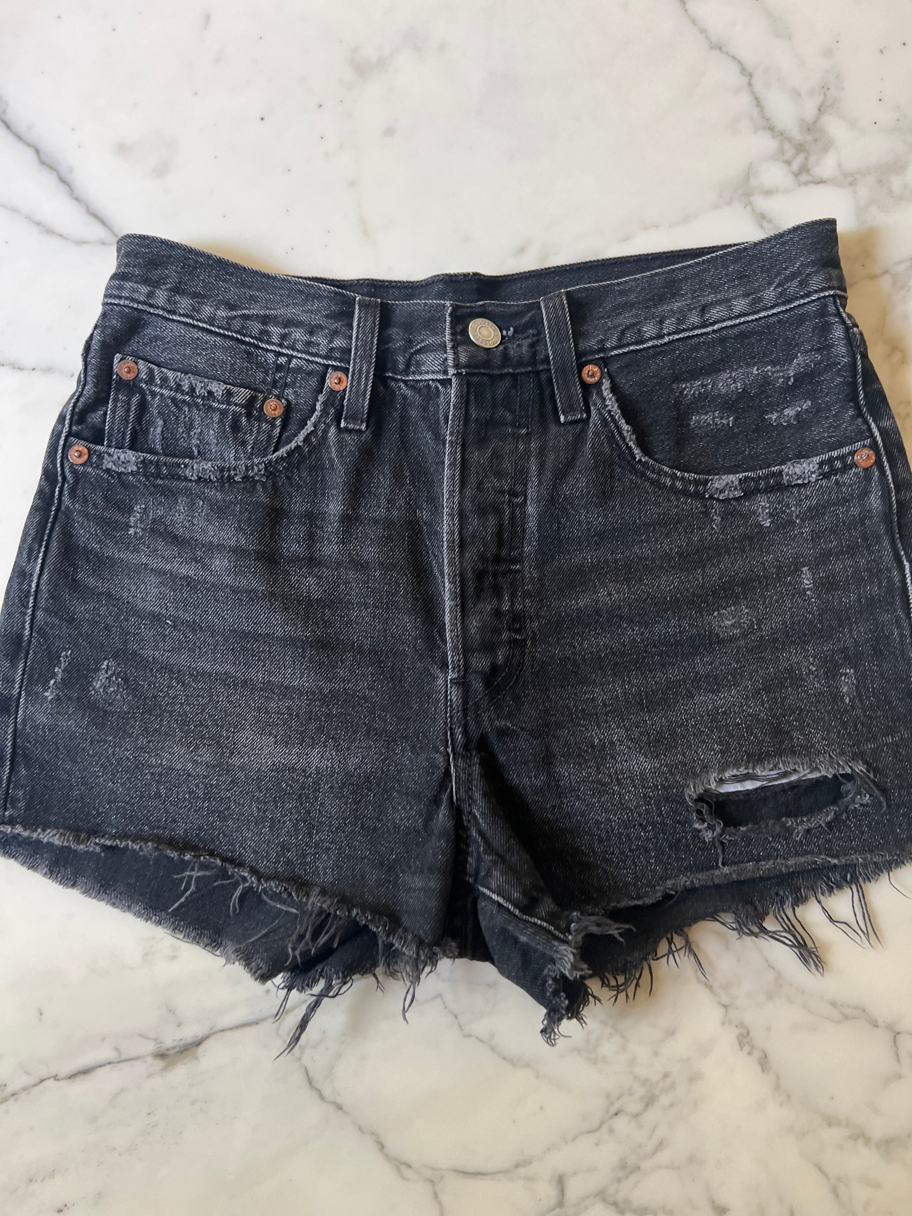 Short en Jean Levis noir 501