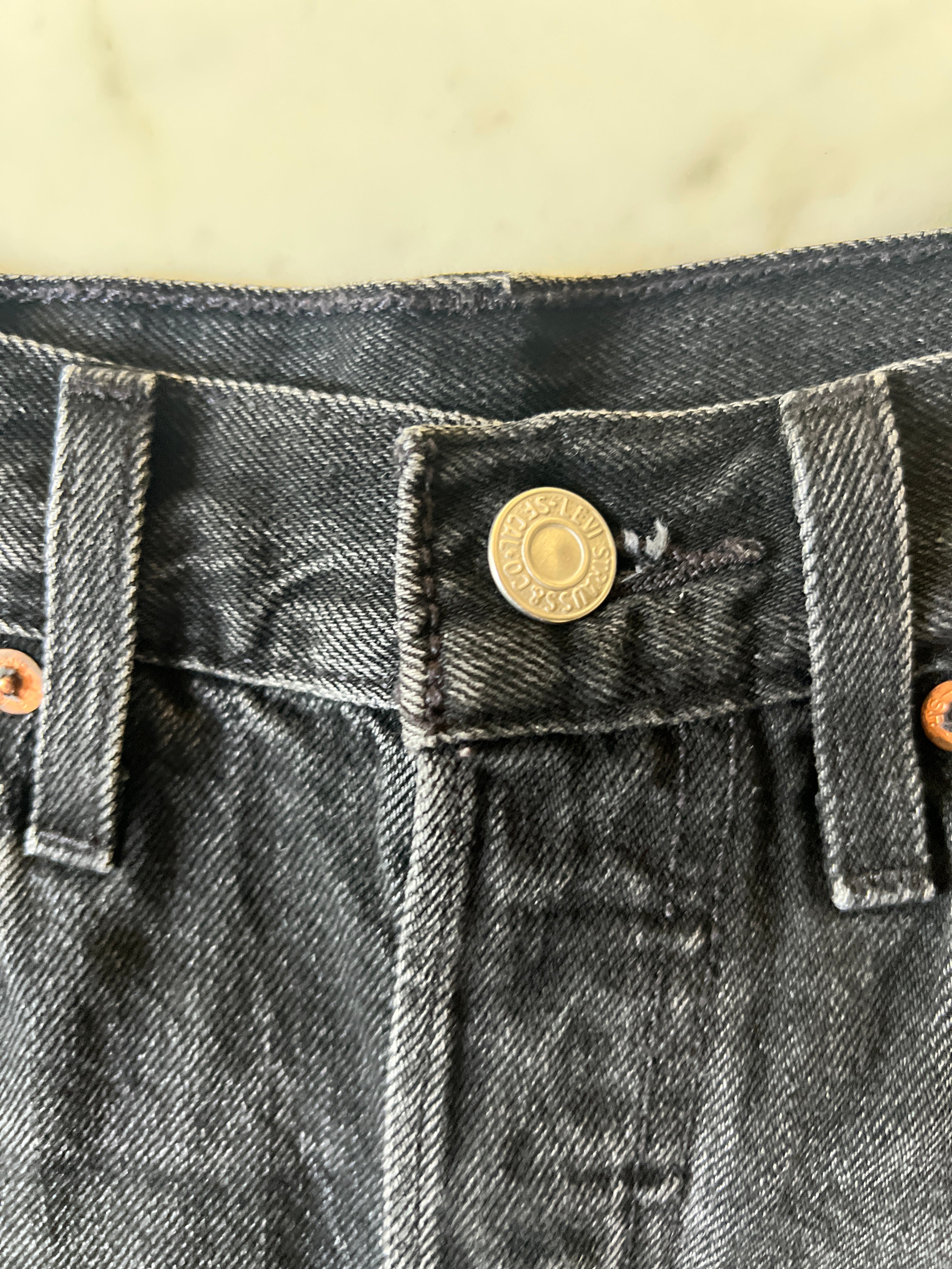 Short en Jean Levis noir 501