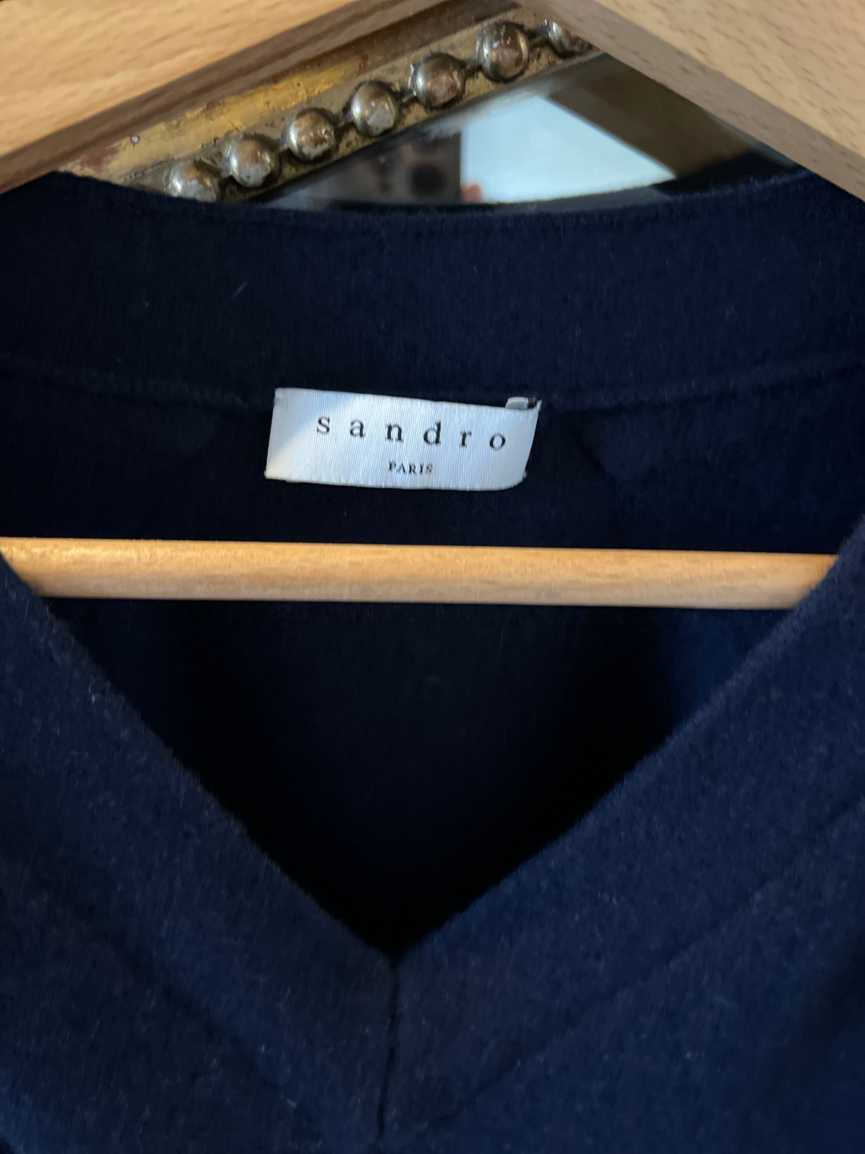 Pull Sandro bleu marine en laine et cachemire avec bandes vertes