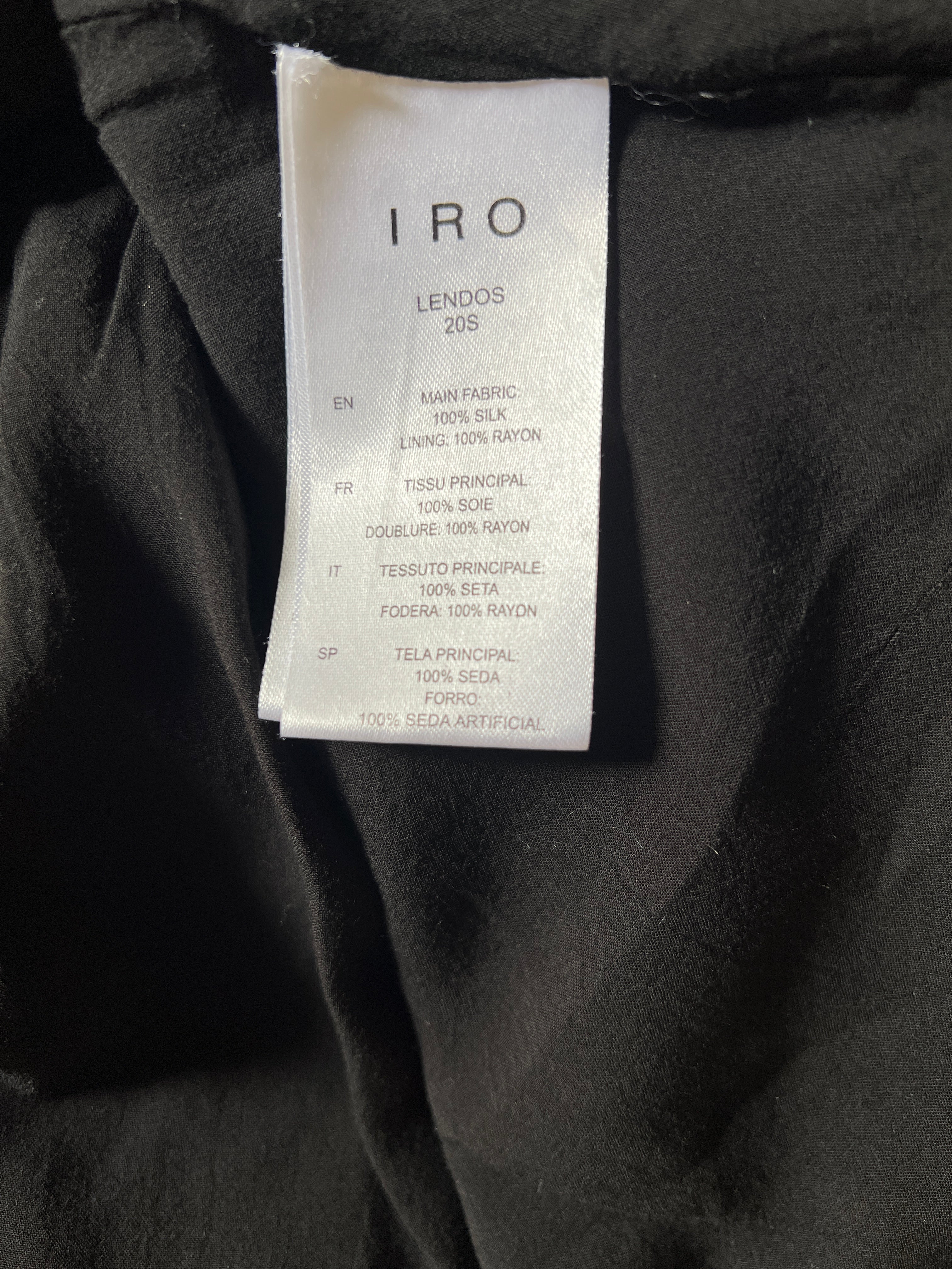 Robe Iro en soie noire fluide et courte