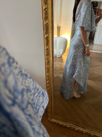 Charger l&#39;image dans la galerie, Aurianne Sinacola Robe Maje bleu scintillant
