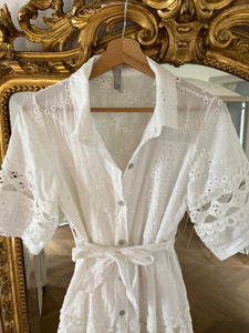 Aurianne Sinacola Robe broderie blanche