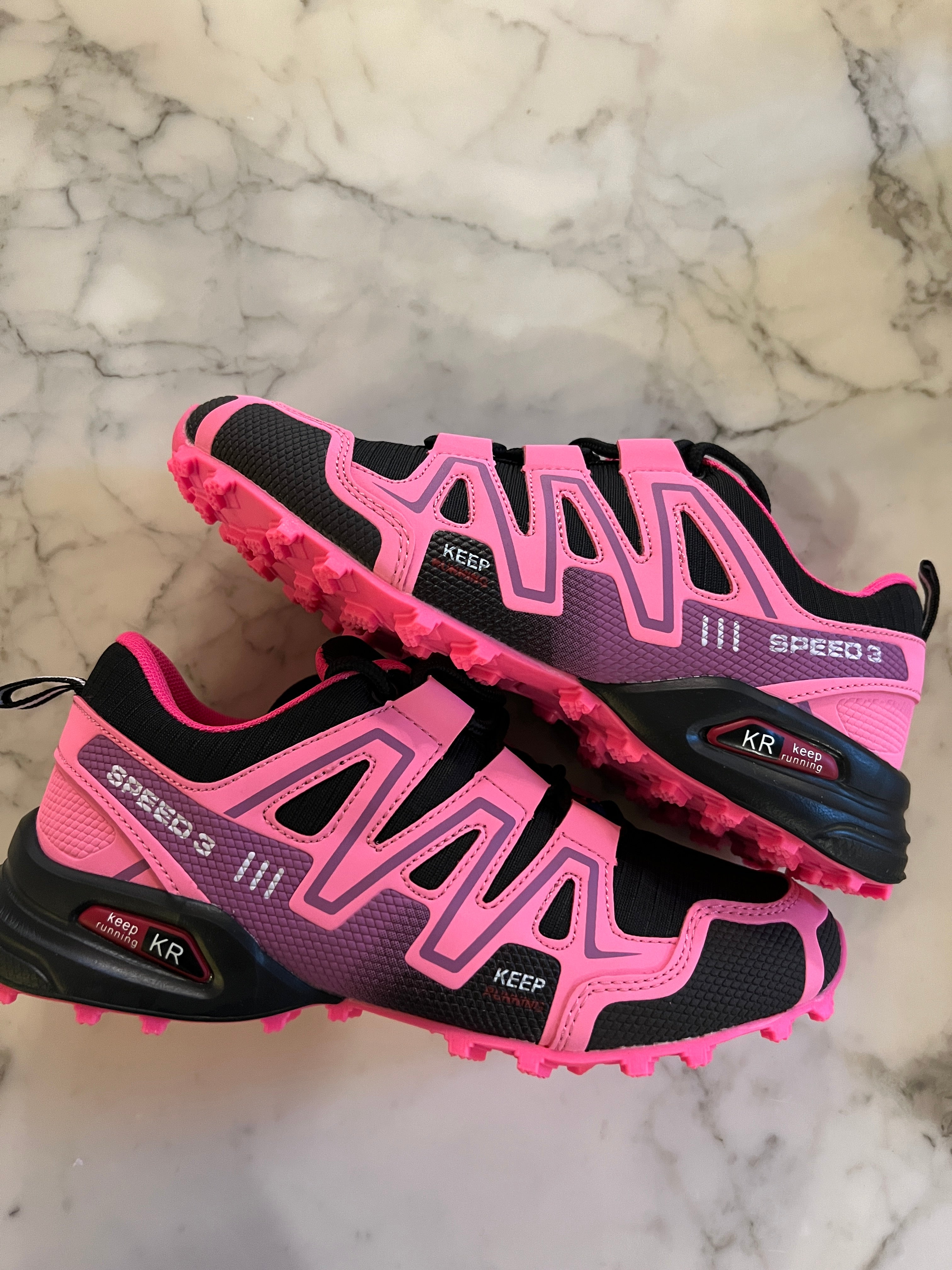 Baskets rose fluo à lacets