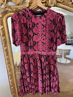 Charger l'image dans la galerie, Ba&amp;sh - Robe rose col montant à boutons
