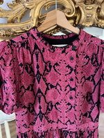 Charger l'image dans la galerie, Ba&amp;sh - Robe rose col montant à boutons
