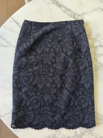 Charger l'image dans la galerie, Sandro - Jupe brodée noire mi longue
