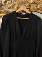 Charger l&#39;image dans la galerie, Tara Jarmon - Robe noire col V manches longues

