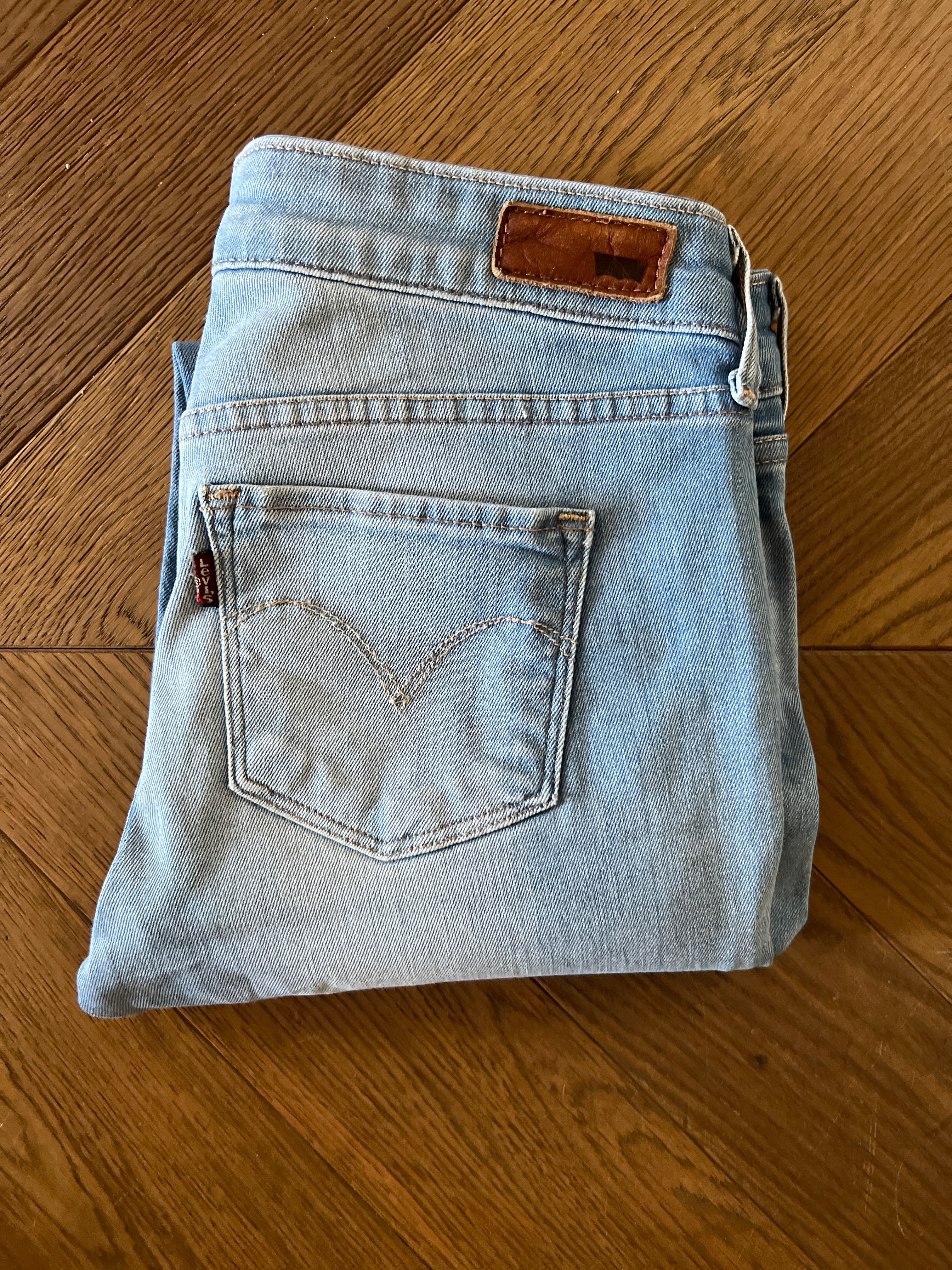 Jean Levis skinny bleu ciel