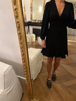 Charger l&#39;image dans la galerie, Tara Jarmon - Robe noire col V manches longues
