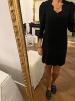 Charger l&#39;image dans la galerie, Claudie Pierlot - Robe noire col pétales
