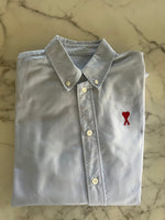 Charger l'image dans la galerie, Ami - Chemise en coton bleu ciel classique
