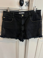Charger l'image dans la galerie, Ba&amp;sh - Short en jean noir clouté
