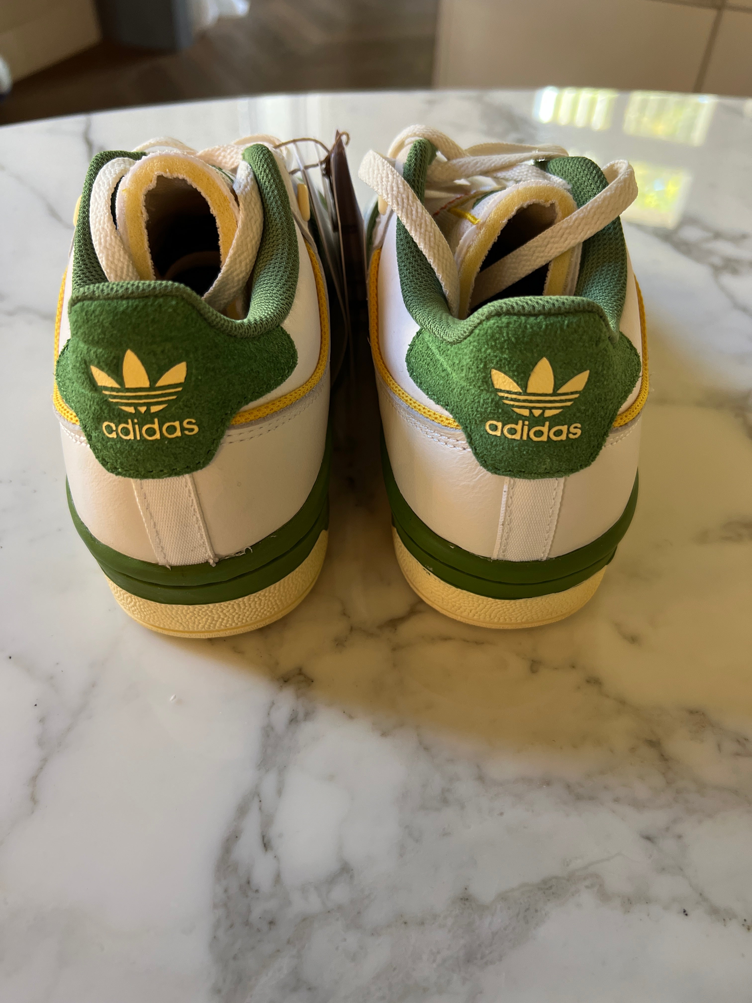 Adidas - Baskets Rivalry 86 beige et verte