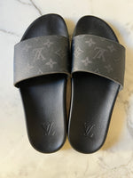 Charger l'image dans la galerie, Louis Vuitton -  Sandales homme Waterfront Mule Monogram
