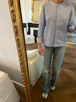 Charger l&#39;image dans la galerie, Mii Collection - Chemise bleu ciel col rond
