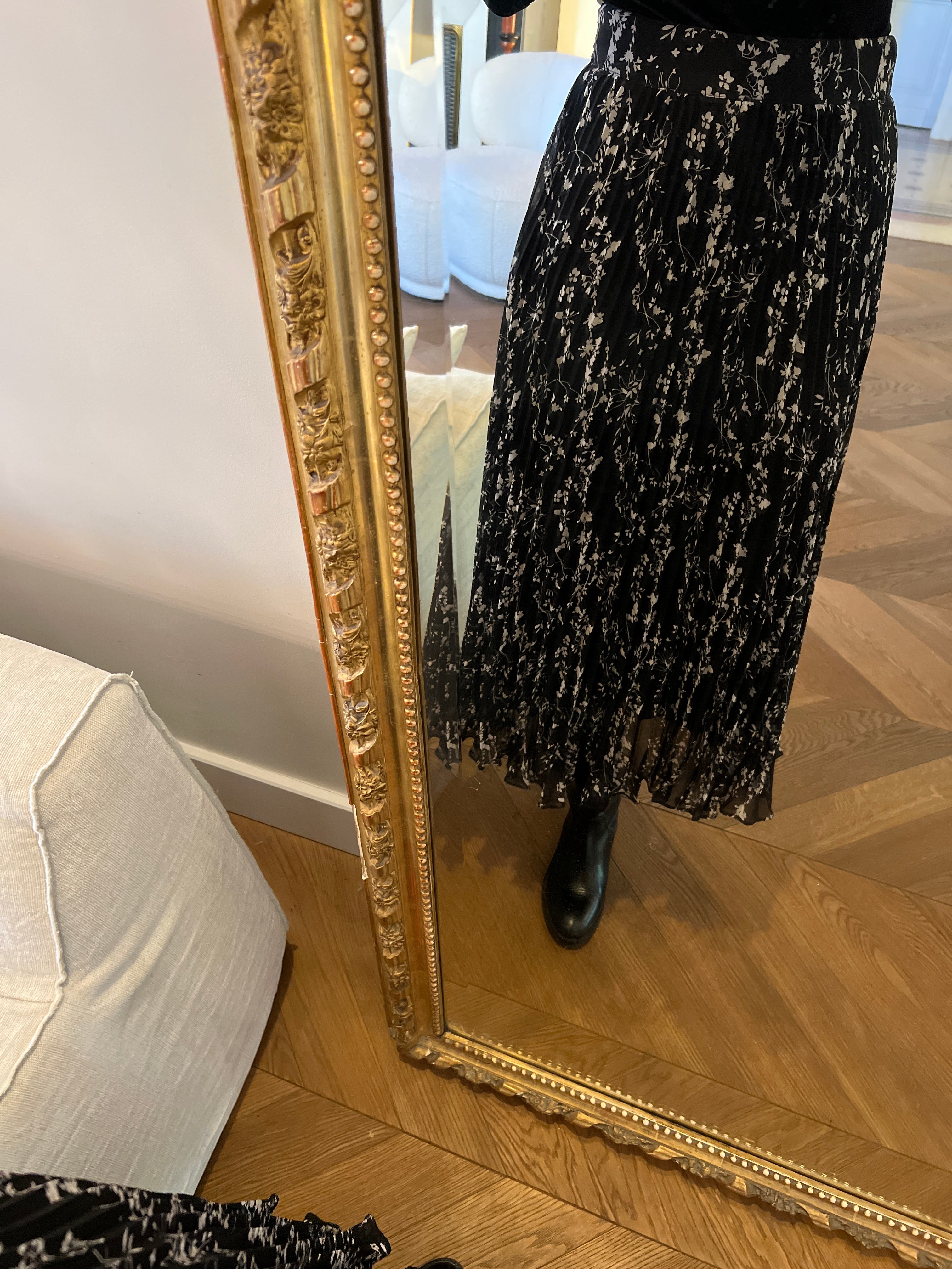 Ba&sh- Jupe plissée noir à fleurs beige