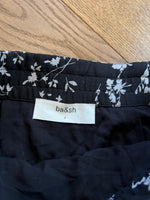 Charger l&#39;image dans la galerie, Ba&amp;sh- Jupe plissée noir à fleurs beige
