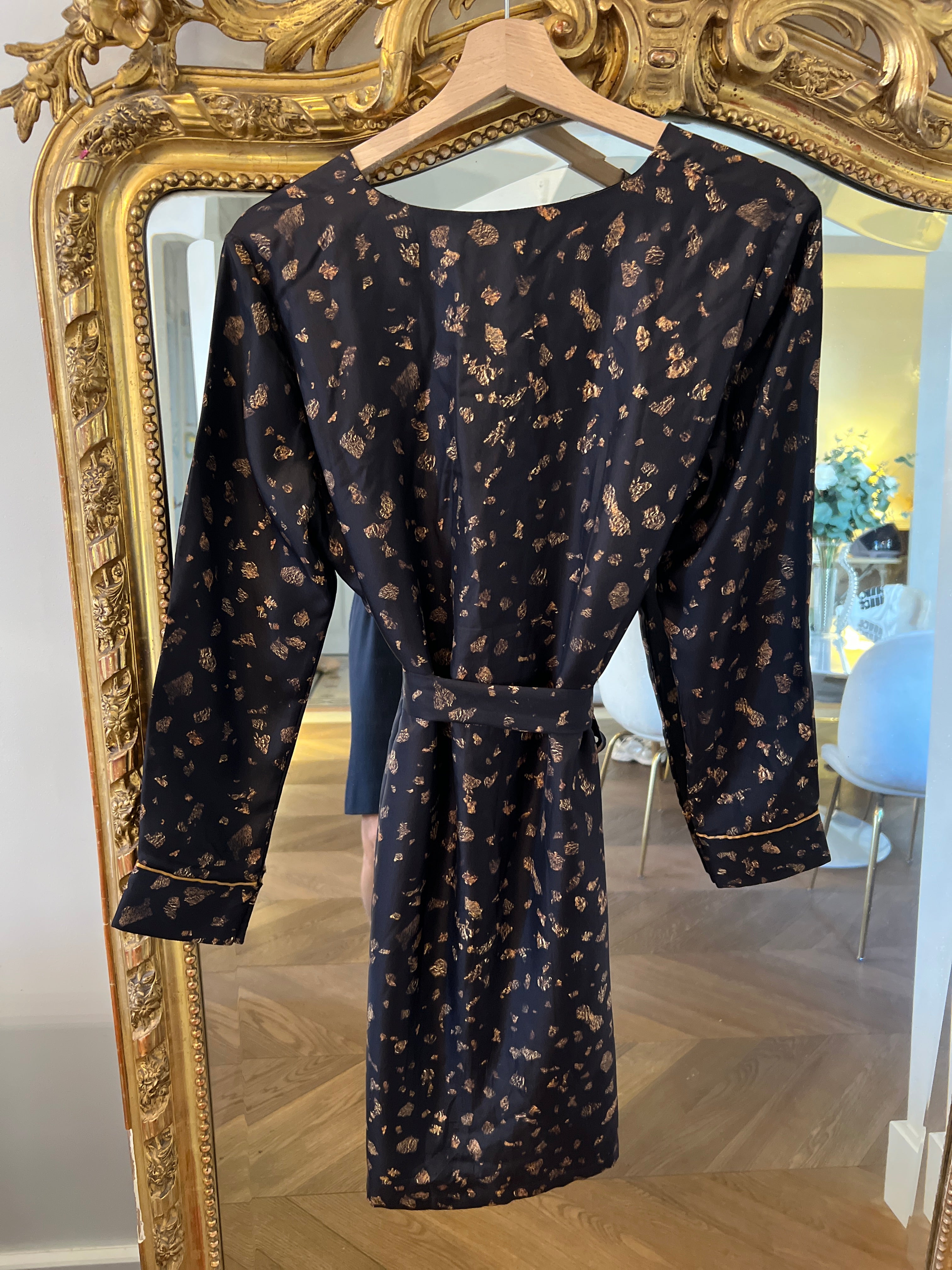 Soie Paris - Robe satinée en soie noire dorée