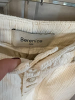 Charger l'image dans la galerie, Berenice - Pantalon blanc à boutons
