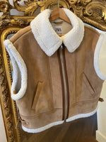 Charger l'image dans la galerie, Zara  - Veste sans manche moumoute
